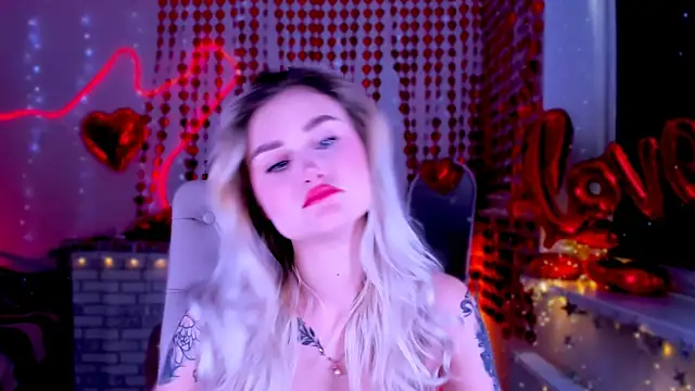 Snapshot of _Ravenaa chatting on February 26, 2025, 11:20 am Ravenaa online show from February 26, 2025, 11:20 am