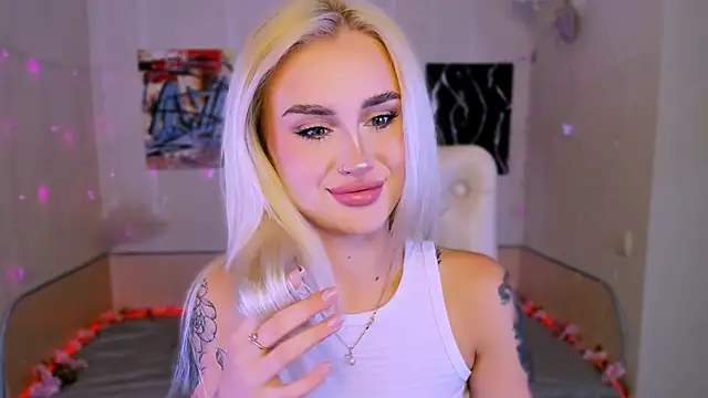 Snapshot of _Ravenaa chatting on November 10, 2025, 11:53 am Ravenaa online show from November 10, 2025, 11:53 am