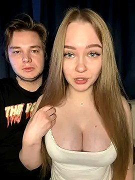 Snapshot of Family-Mm1 chatting on January 8, 2026, 5:54 am Family-Mm1 online show from January 8, 2026, 5:54 am