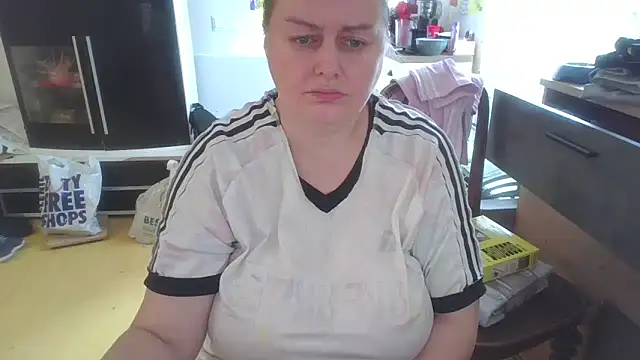 Meliss Official9 online show from April 2, 2026, 7:06 am