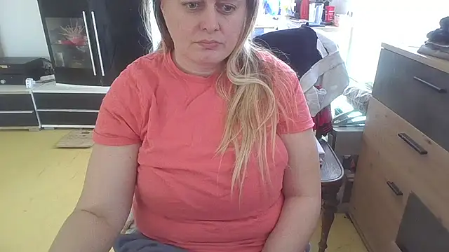 Meliss Official9 online show from April 6, 2026, 2:40 pm