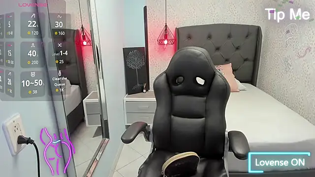 MAGNOLEROY online show from October 11, 2025, 12:58 pm