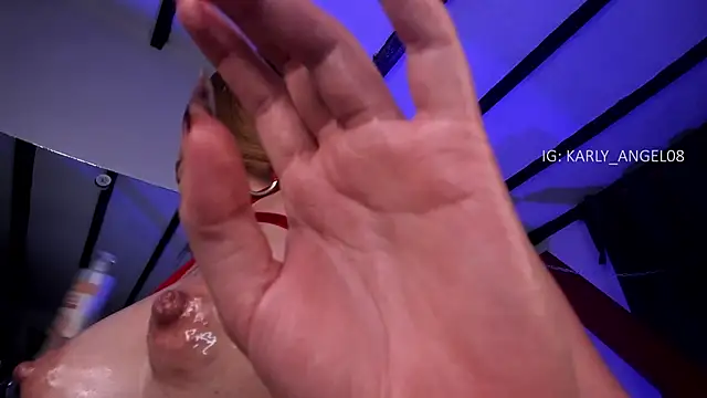 Snapshot of karly_angeel chatting on February 9, 2026, 12:25 am karly angeel online show from February 9, 2026, 12:25 am