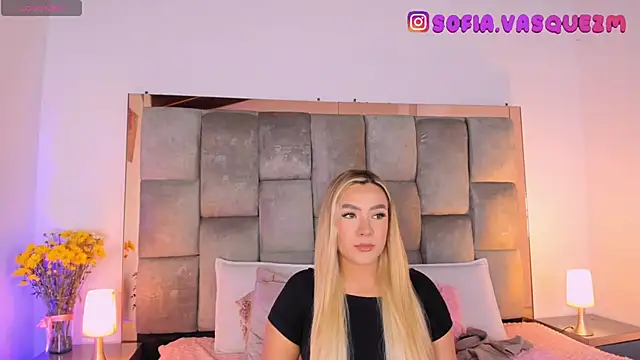 Snapshot of Sofi_Vasquez chatting on October 7, 2025, 9:01 pm Sofi Vasquez online show from October 7, 2025, 9:01 pm