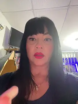 Hot beauty   online show from April 8, 2026, 4:45 am