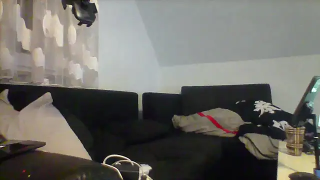 NewyorkDimi online show from February 9, 2026, 11:42 pm