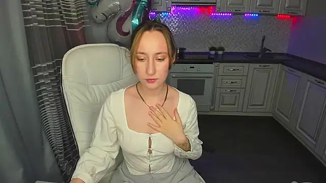 Snapshot of MelodyOfLovee chatting on February 6, 2025, 3:37 am MelodyOfLovee online show from February 6, 2025, 3:37 am