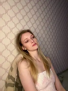 Snapshot of Evvie_Summn1 chatting on February 23, 2026, 3:42 pm Evvie Summn1 online show from February 23, 2026, 3:42 pm