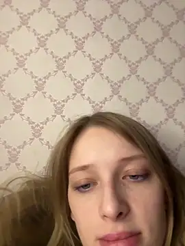 Snapshot of Evvie_Summn1 chatting on February 28, 2026, 5:14 pm Evvie Summn1 online show from February 28, 2026, 5:14 pm