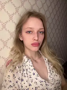 Snapshot of Evvie_Summn1 chatting on April 17, 2026, 3:04 pm Evvie Summn1 online show from April 17, 2026, 3:04 pm