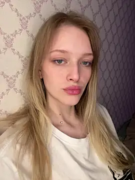 Snapshot of Evvie_Summn1 chatting on April 28, 2026, 3:06 pm Evvie Summn1 online show from April 28, 2026, 3:06 pm