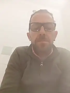 Snapshot of jonyfree1978 chatting on December 25, 2024, 10:50 am jonyfree1978 online show from December 25, 2024, 10:50 am