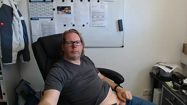 Snapshot of VSteph chatting on September 9, 2025, 2:38 pm VSteph online show from September 9, 2025, 2:38 pm