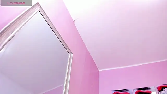 Snapshot of alice__tylor chatting on March 21, 2025, 2:29 pm alice tylor online show from March 21, 2025, 2:29 pm