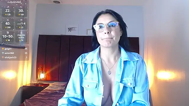 Snapshot of Zuzana21 chatting on January 13, 2025, 3:58 pm Zuzana21 online show from January 13, 2025, 3:58 pm