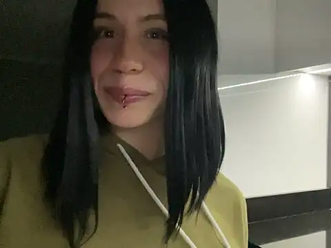 Snapshot of _riassgremory chatting on March 14, 2025, 5:38 am riassgremory online show from March 14, 2025, 5:38 am