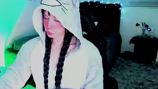 Snapshot of _riassgremory chatting on October 2, 2025, 4:30 am riassgremory online show from October 2, 2025, 4:30 am