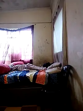 Snapshot of Polygamist chatting on February 4, 2025, 5:10 am Polygamist online show from February 4, 2025, 5:10 am