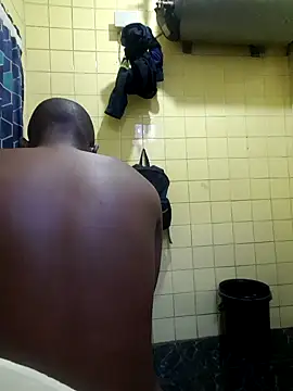 Snapshot of Polygamist chatting on October 2, 2025, 5:03 am Polygamist online show from October 2, 2025, 5:03 am