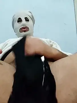 Snapshot of Mimoudik chatting on February 4, 2026, 11:09 pm Mimoudik online show from February 4, 2026, 11:09 pm