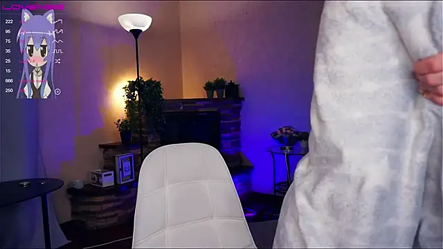 Snapshot of LynetBurby chatting on December 16, 2024, 11:18 pm LynetBurby online show from December 16, 2024, 11:18 pm