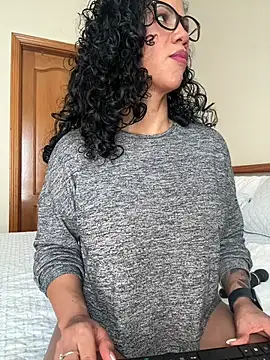 Snapshot of soli-lov chatting on February 16, 2025, 12:54 pm soli-lov online show from February 16, 2025, 12:54 pm