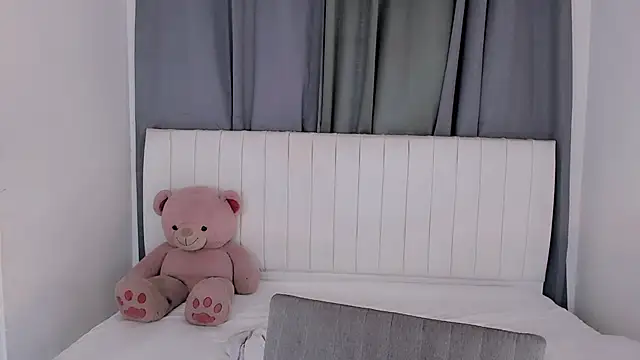 Snapshot of gatitavenecis chatting on November 3, 2025, 5:03 pm gatitavenecis online show from November 3, 2025, 5:03 pm