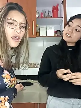 Snapshot of Gabby_and_Alice chatting on March 20, 2025, 3:02 am Gabby and Alice online show from March 20, 2025, 3:02 am