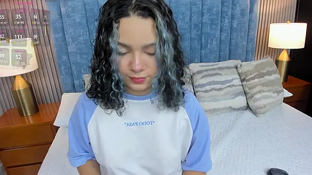 pretty sunlight  online show from April 7, 2026, 1:50 am