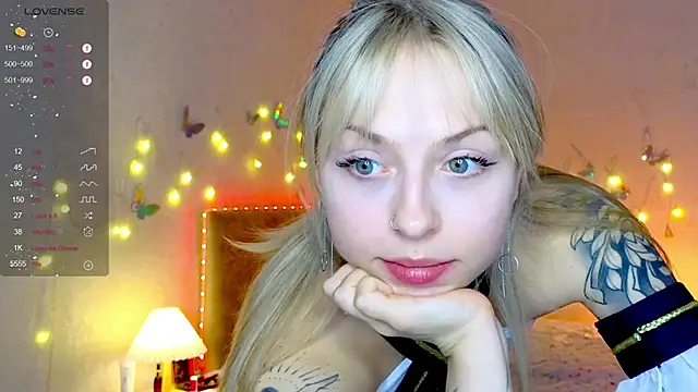 Snapshot of lavenderluxe chatting on January 6, 2025, 5:16 pm lavenderluxe online show from January 6, 2025, 5:16 pm