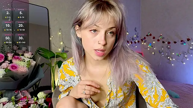Snapshot of lavenderluxe chatting on September 9, 2025, 12:26 pm lavenderluxe online show from September 9, 2025, 12:26 pm