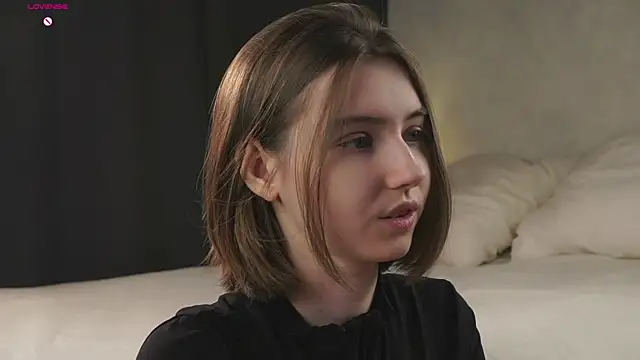 MeghanElson online show from April 14, 2026, 12:44 pm