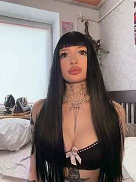 madelinexx online show from May 28, 2026, 10:56 am