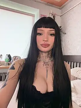 madelinexx online show from May 29, 2026, 11:52 am