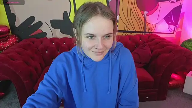 MaribelRiverr  online show from April 17, 2026, 5:43 am