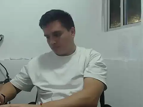 Snapshot of ahntony__69 chatting on June 19, 2026, 5:01 am ahntony 69 online show from June 19, 2026, 5:01 am