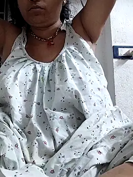 miss-Riy online show from April 4, 2026, 5:21 pm