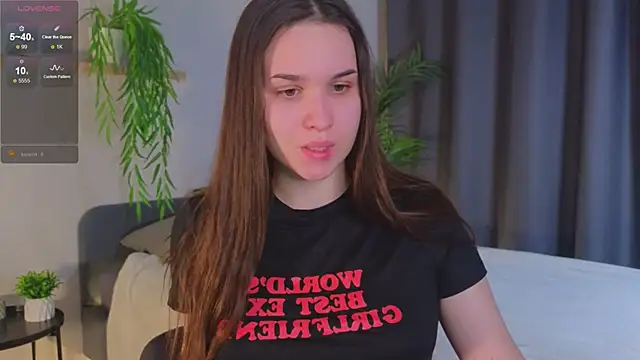 Snapshot of Roxie_Mils chatting on December 13, 2024, 2:38 pm Roxie Mils online show from December 13, 2024, 2:38 pm