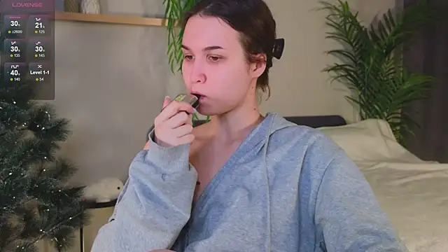 Snapshot of Roxie_Mils chatting on December 21, 2024, 2:58 pm Roxie Mils online show from December 21, 2024, 2:58 pm