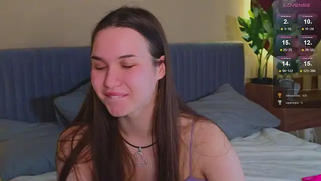 Snapshot of Roxie_Mils chatting on December 30, 2024, 12:11 am Roxie Mils online show from December 30, 2024, 12:11 am