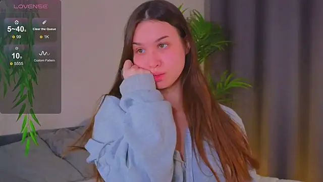 Snapshot of Roxie_Mils chatting on January 22, 2025, 3:07 pm Roxie Mils online show from January 22, 2025, 3:07 pm