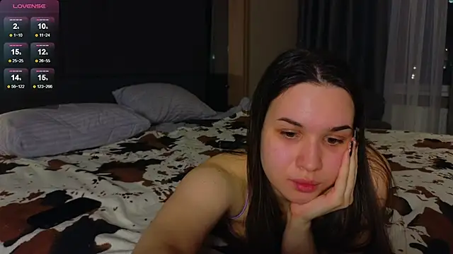 Snapshot of Roxie_Mils chatting on March 14, 2025, 6:29 pm Roxie Mils online show from March 14, 2025, 6:29 pm