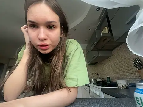 Snapshot of Roxie_Mils chatting on July 17, 2026, 6:57 pm Roxie Mils online show from July 17, 2026, 6:57 pm