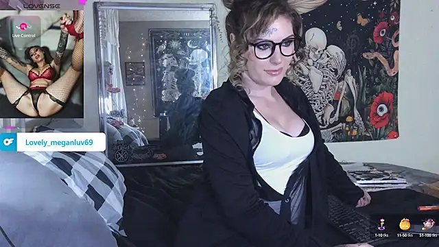 Snapshot of meganluv69 chatting on December 14, 2024, 12:44 pm meganluv69 online show from December 14, 2024, 12:44 pm