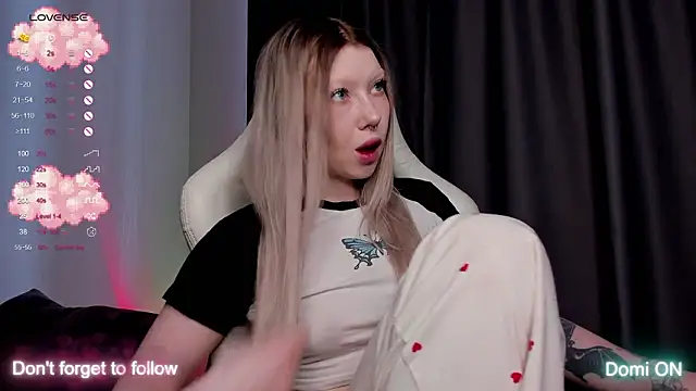 Snapshot of takeyourmolly chatting on March 13, 2026, 7:26 am takeyourmolly online show from March 13, 2026, 7:26 am