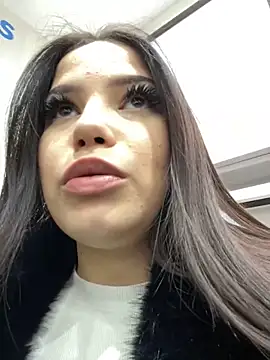 Snapshot of Chloe__Moon chatting on December 8, 2024, 2:19 pm Chloe Moon online show from December 8, 2024, 2:19 pm