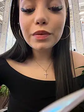 Snapshot of Chloe__Moon chatting on January 5, 2025, 1:47 pm Chloe Moon online show from January 5, 2025, 1:47 pm