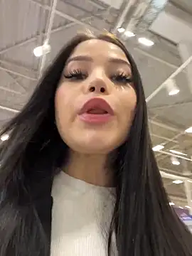 Snapshot of Chloe__Moon chatting on February 1, 2025, 9:19 pm Chloe Moon online show from February 1, 2025, 9:19 pm