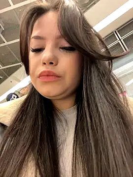 Chloe  Moon online show from December 17, 2025, 2:23 pm