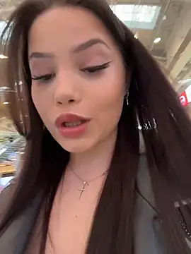 Snapshot of Chloe__Moon chatting on April 22, 2026, 2:07 pm Chloe Moon online show from April 22, 2026, 2:07 pm